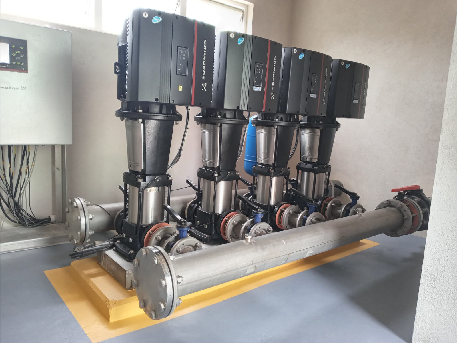 Sandals%20Water%20Variable%20Frquency%20Drive%20Pump%20Station.JPG